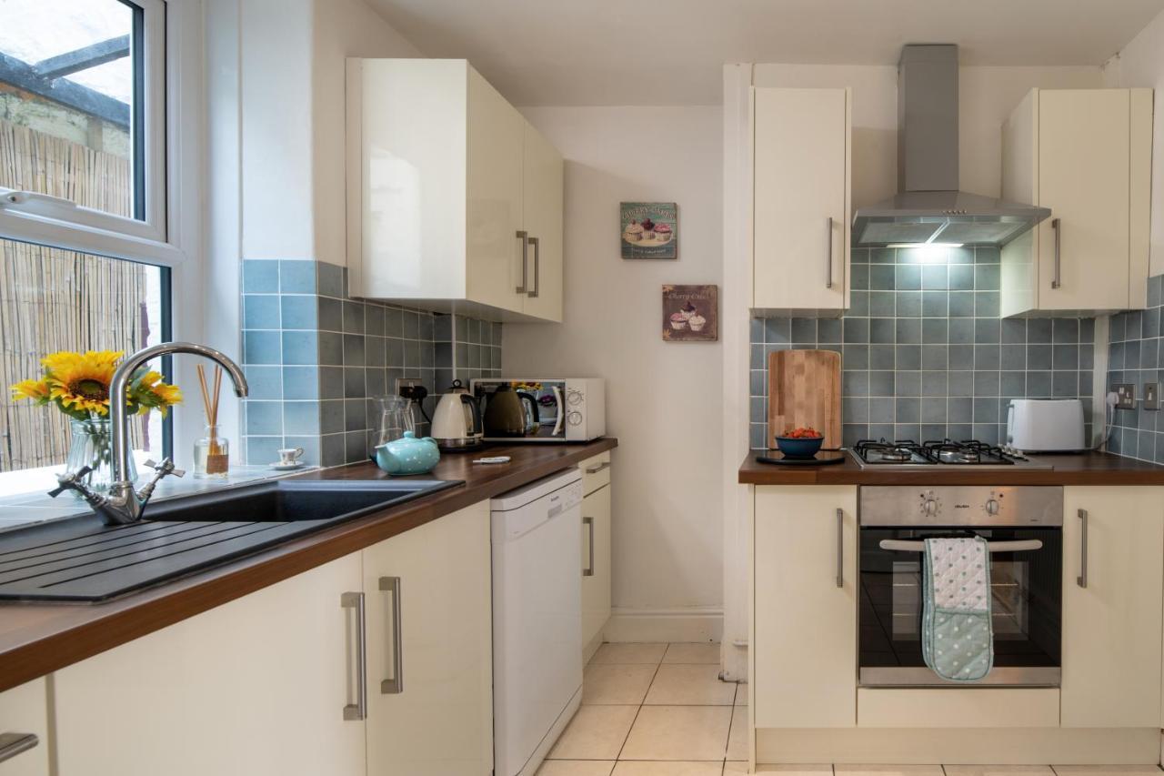 Windy Ridge Terrace With Beautiful Sea Views, North Wales Coast Βίλα Old Colwyn Εξωτερικό φωτογραφία